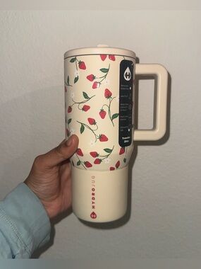 cream strawberry hydrojug